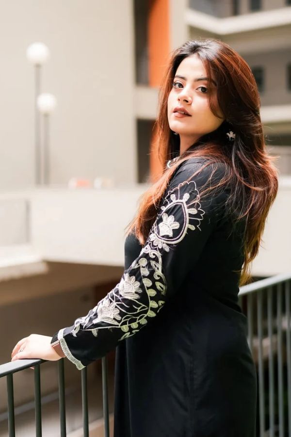 NAGHMA EMBROIDED 2PC