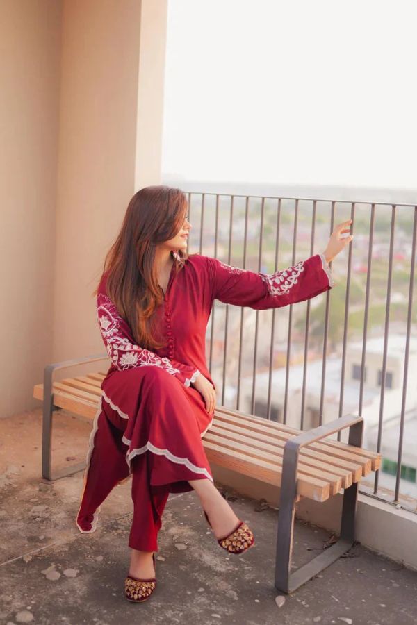 NAGHMA EMBROIDED 2PC