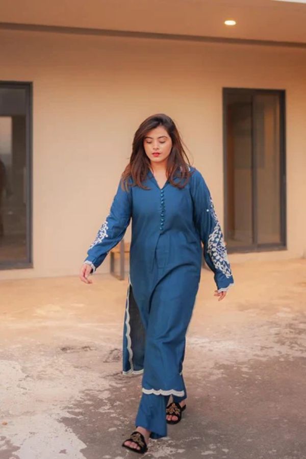 NAGHMA EMBROIDED 2PC