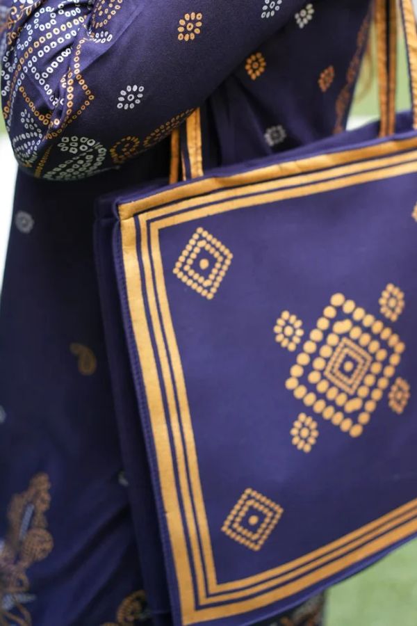 ROSEATE THREADS 2PC With BAG