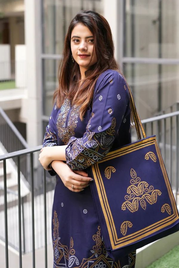 ROSEATE THREADS 2PC With BAG