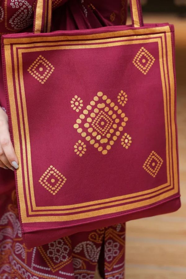 ROSEATE THREADS 2PC With BAG